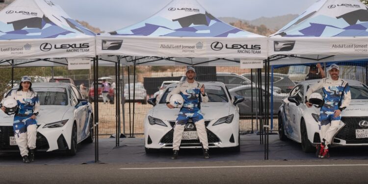 عبداللطيف جميل لكزس تواصل تألقها في الجولة الثالثة من بطولة السعودية تويوتا 2024 لصعود الهضبة