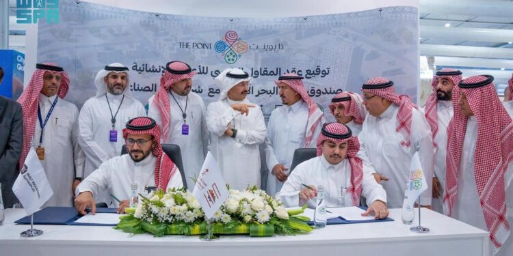 بأكثر من مليار ريال.. توقيع عقد تنفيذ الأعمال الإنشائية لمشروع “ذا بوينت” في أبها