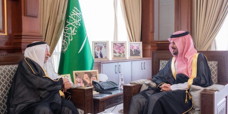 أمير منطقة المدينة المنورة يستقبل الرئيس التنفيذي للهيئة العامة للعقار
