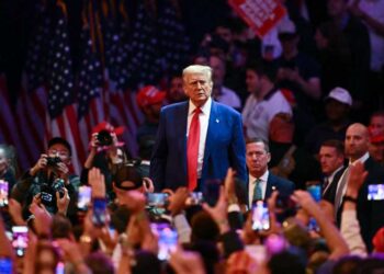 أبرزها ترحيل المهاجرين غير الشرعيين.. 41 قرارًا تعهد ترامب باتخاذها في يومه الأول بالسلطة