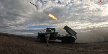 كييف تشن هجوما كبيرا بالصواريخ والمسيرات على كورسك الروسية