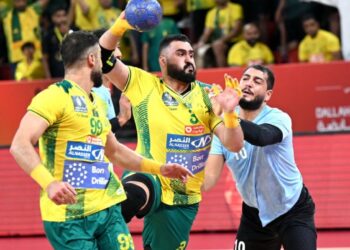 الانتصار الثاني.. الخليج يتخطى كاظمة الكويتي في "آسيوية اليد"