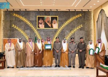 محافظ الطائف يكرم الجهات المشاركة في دعم برنامج المدن الصحية