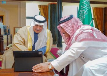 وفق رؤية 2030.. أمير تبوك يدشّن الهوية الجديدة لموقع الإمارة الإلكتروني