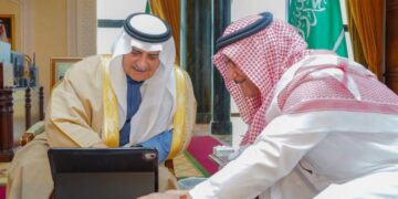 وفق رؤية 2030.. أمير تبوك يدشّن الهوية الجديدة لموقع الإمارة الإلكتروني