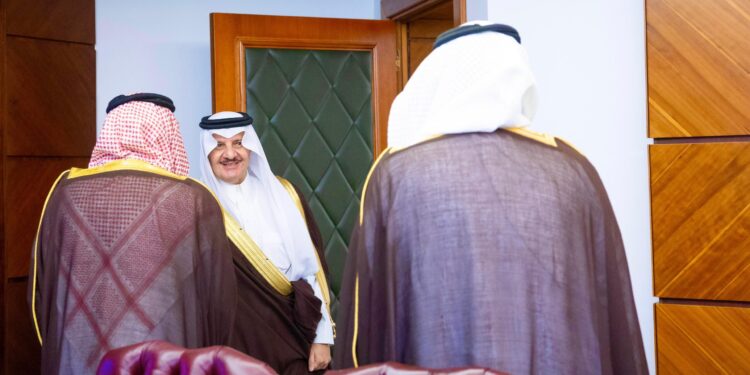 أمير الشرقية يُطلق هوية مشروع برج المياه بالخبر "أجدان آيلاند"