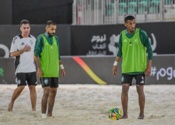 أخضر الشاطئية ينهي تحضيراته استعدادا لمواجهة إنجلترا في بطولة نيوم الدولية