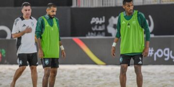 أخضر الشاطئية ينهي تحضيراته استعدادا لمواجهة إنجلترا في بطولة نيوم الدولية