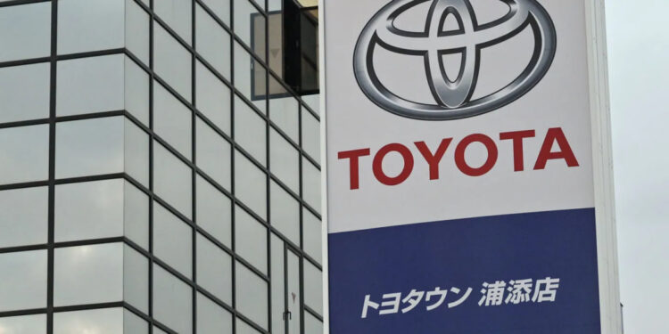 لتباطؤ المبيعات وخفض الإنتاج.. “تويوتا” تسجل هبوطا بالأرباح الفصلية في عامين