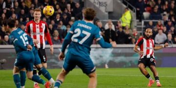 الدوري الإنجليزي.. فولهام يهزم كريستال بالاس وبورنموث يتلقى 3 أهداف من برينتفورد