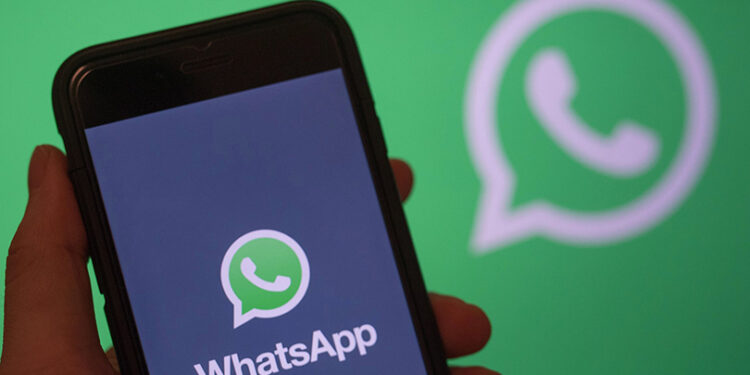 تحذيرات بريطانية للهيئات الصحية من استخدام موظفيها “واتساب