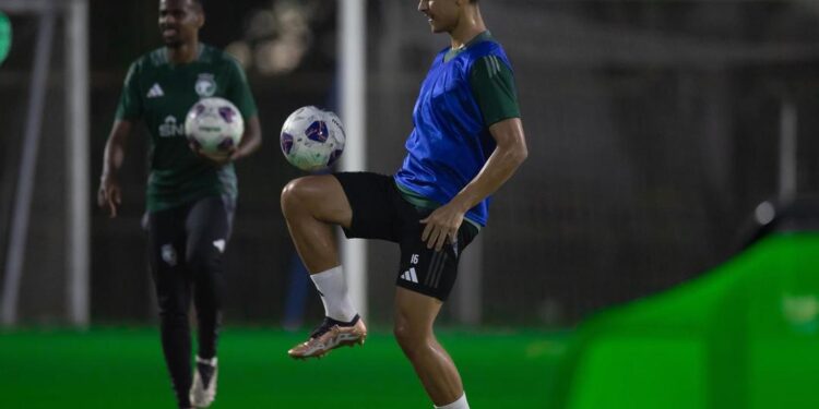 تصفيات كأس العالم 2026 المنتخب السعودي الأول يدشّن تدريباته في جاكرتا استعدادًا لمواجهة إندونيسيا