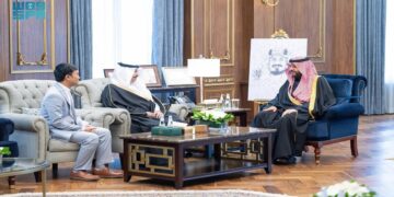 أمير الحدود الشمالية يهنئ عضو هيئة التدريب بكلية الشمال للتمريض على إنجازه الأكاديمي