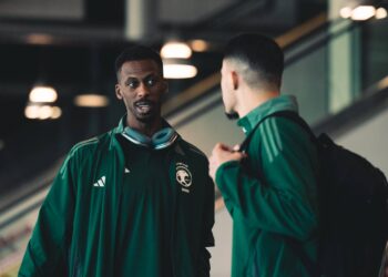 الأخضر يصل جاكرتا... واليابان «تقترب»... وتذاكر «إندونيسيا» تنفذ