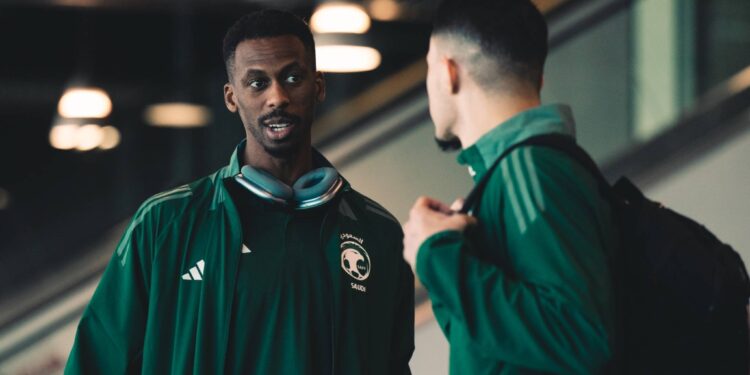 الأخضر يصل جاكرتا... واليابان «تقترب»... وتذاكر «إندونيسيا» تنفذ