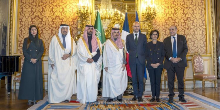 التزام سعودي - فرنسي للارتقاء بالشراكة الثنائية بشأن «العلا»