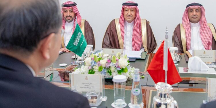 مشاورات سعودية – صينية تعزز التنسيق المشترك