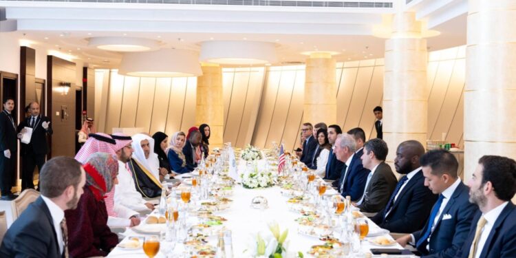 العيسى يبحث مستجدات الساحة الدولية مع مجلس العلاقات الأميركية الخارجية