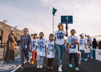 حلبة كورنيش جدة تستضيف برنامج فتيات على الحلبة لسباق «إي بري»