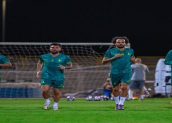 الدوري السعودي: «فارق النقطة» يحفز الهلال لشباك الخليج