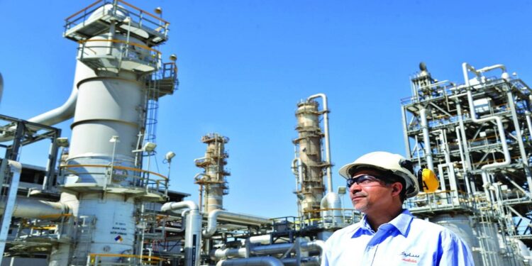 شركات البتروكيميائيات السعودية تتحول للربحية وتنمو 200% في الربع الثالث