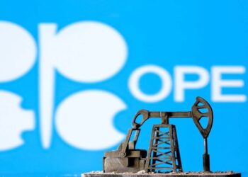 السعودية وروسيا وكازاخستان تشدد على الالتزام الكامل بالتخفيضات الطوعية لـ«أوبك بلس»