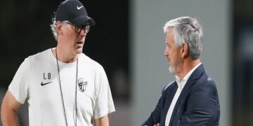 مدرب الاتحاد: التوقف المقبل هو «الخطر»... 30 يوماً دون مباريات!