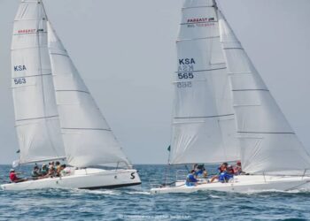 تحدي اليخوت الشراعية «العالمي» يلهب شواطئ جدة