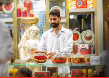 "الزعفران الإيراني " يستهوي زوار بوليفارد وورلد