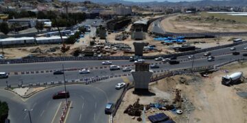 محافظ الطائف يقف على مشروع نزع ملكيات شارع خالد بن الوليد ونفق طريق الملك خالد