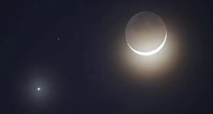 تشاهد بالعين المجردة.. فلكية جدة تعلن اصطفاف القمر والزهرة اليوم