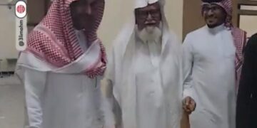 سعودي في الثمانينيات يخطف الأنظار أثناء مشاركته في اختبارات المرحلة الثانوية.. شاهد التفاصيل (فيديو)