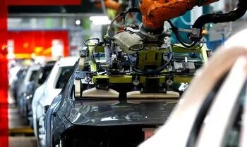 3.1 % من إجمالي القوى العاملة.. “شيفلر” لمكونات السيارات تشطب 4700 وظيفة بأوروبا