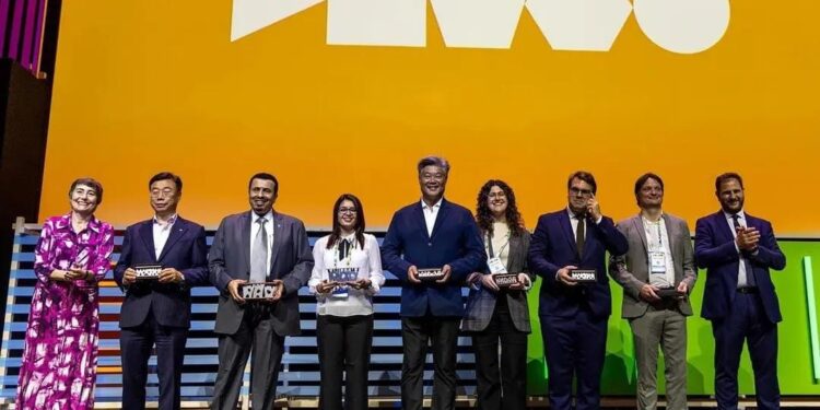 إنجاز جديد.. منصة أرامكو السعودية للتواصل المجتمعي تفوز بجائزة المدن الذكية العالمية