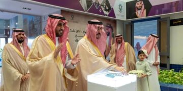 أمير الجوف يرعى توقيع 3 اتفاقيات تعاون و 12 عقد توظيف مباشر للخريجين