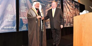 نفذ منذ إنشائه 3.105 مشاريع.. مركز الملك سلمان يحقق جائزة الإنجاز الإنساني العالمي