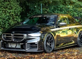 تنطلق بقوة 728 حصانا.. “مانهارت بيرفورمانس” تطلق سيارتها BMW M2 المعدلة