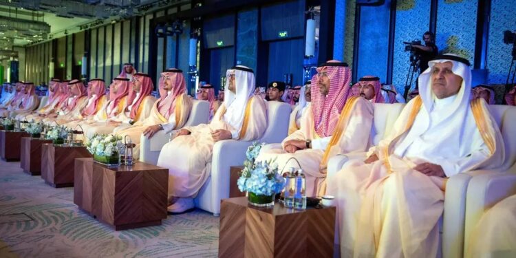 على مساحة 11 مليون متر.. أمير منطقة مكة يُدشن التجمع الغذائي في جدة