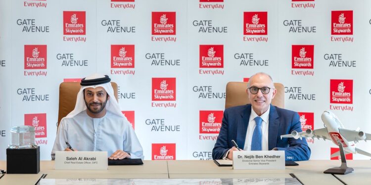 طيران الإمارات و”جيت أفينيو” بــ”دبي المالي العالمي” وتطبيق “سكاي واردز إيفريداي”  يتعاونان للارتقاء بتجارب التسوق