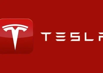 أسهم “تسلا” المملوكة لـ ماسك ترتفع إلى تريليون دولار