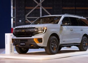 تشكيلة طرازات فورد الحديثة تسجّل مبيعات قياسية وتمهّد الطريق أمام سيارات المستقبل الكهربائيّة