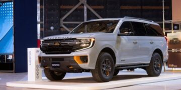 تشكيلة طرازات فورد الحديثة تسجّل مبيعات قياسية وتمهّد الطريق أمام سيارات المستقبل الكهربائيّة