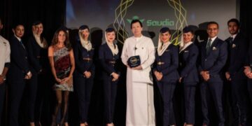 الخطوط السعودية تحصد جائزة عالمية كأفضل طاقم مقصورة