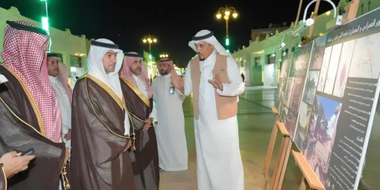 الحقيل يتفقّد المشاريع البلدية والإسكانية في منطقة تبوك.. ويشهد توقيع عقود مشاريع تنموية