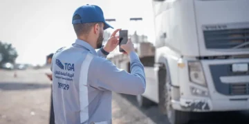 “هيئة النقل” تؤكد منع عمل الشاحنات الأجنبية المخالفة للنقل بين مدن المملكة
