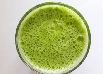 مختص يكشف حقيقة "المشروب الأخضر" وعلاقته بالتغذية