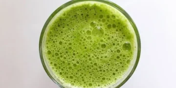 مختص يكشف حقيقة "المشروب الأخضر" وعلاقته بالتغذية