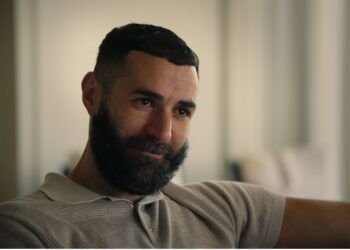 نتفليكس تمهّد أرض الملعب: الإعلان الرسمي للمسلسل الوثائقي 'الدوري السعودي" يأخذكم في رحلة من الملاعب إلى الكواليس