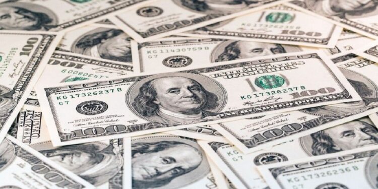 الدولار يرتفع وسط ترقب لقرارات بنك الاحتياطي الاتحادي