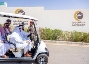 أمير القصيم يفتتح مستشفى سلام للخيل في بريدة